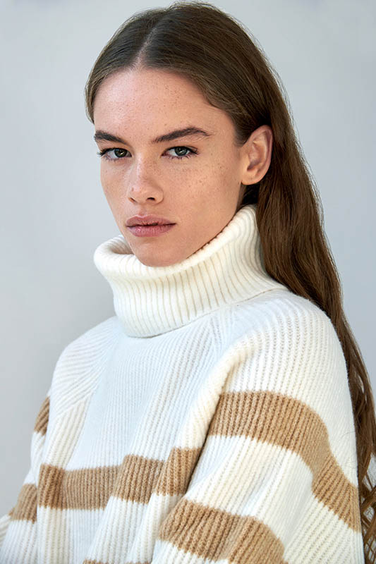 Primer plano de modelo en estudio fotográfico en Madrid.