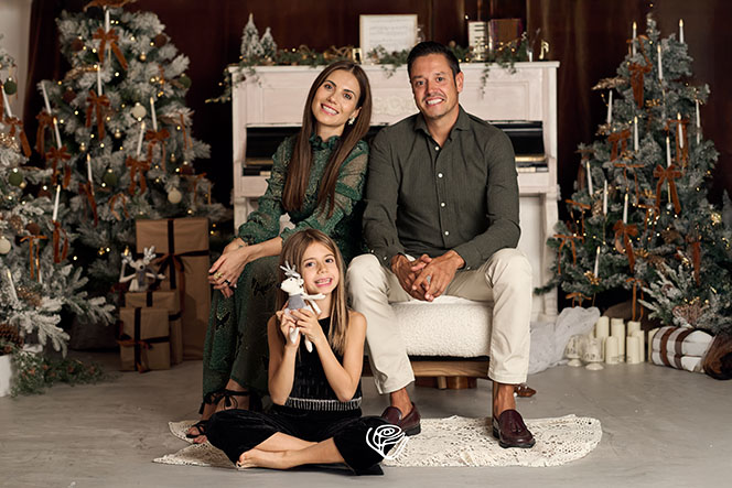 Fotos familiares navidad de estudio Fotos familiares navidad de estudio
