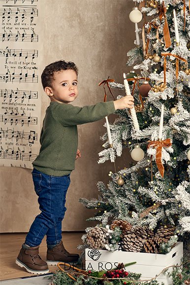 nino-arbol-navidad-sesion-fotos-navidad-estudio